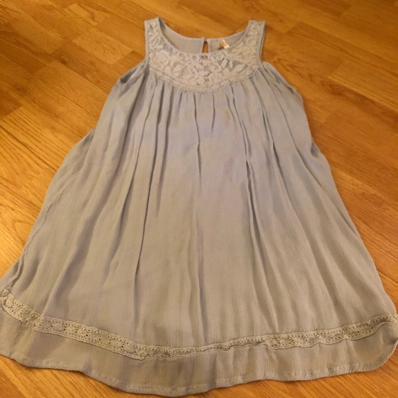 Baby blue sleeveless blouse - Picture 2 of 4